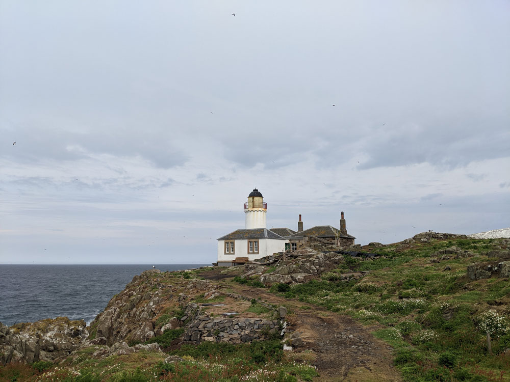 Isle of May Bird Observatory. Gary Clewley / BTO