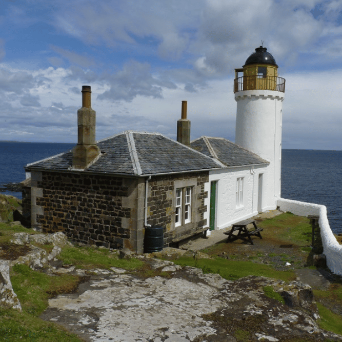 Isle of May Bird Observatory. Gary Clewley